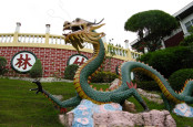 Puff the magic dragon at the Taoist Temple