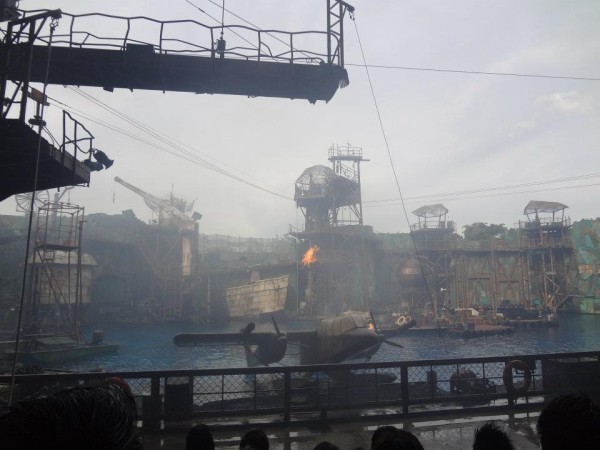 16.waterworld stunts 2