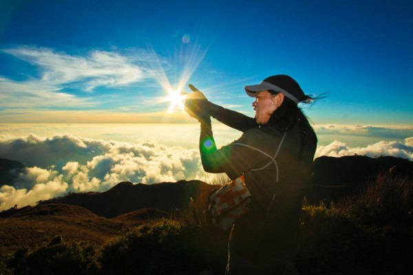 playing with the sun in Mt. Pulag