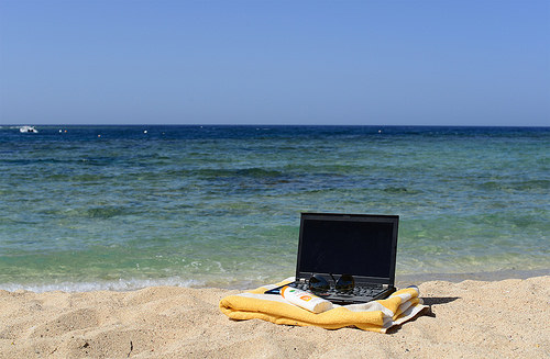laptop beach photo